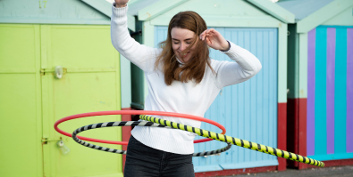 Hula Hoop Abnehmen – Wie Du Mit Dem Richtigen Reifen Effektiv Kalorien Verlierst