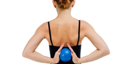 Faszienball Übungen – Die 5 besten Techniken für Rücken und Füße