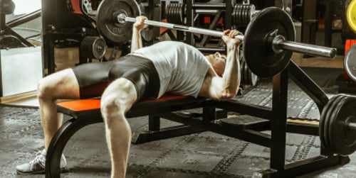 Bankdrücken – Technik, Tricks und Muskelaufbau leicht gemacht
